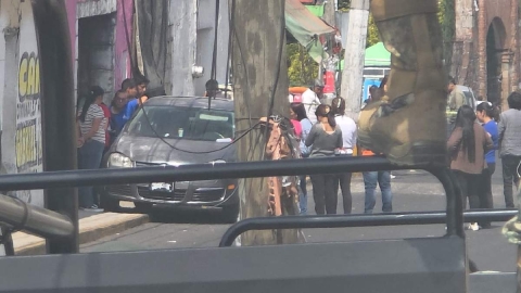 Uno de los jóvenes quedó sin vida en el interior del automóvil.