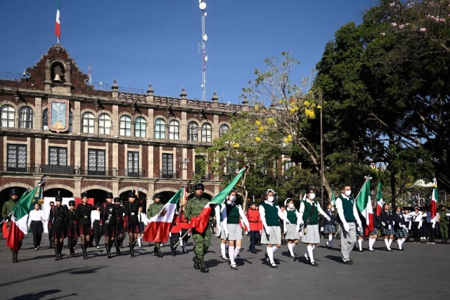 Conmemora ejecutivo estatal CCII aniversario del día de la Bandera