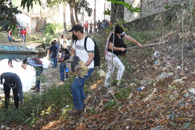 Rescatan humedales en zona del río Cuautla