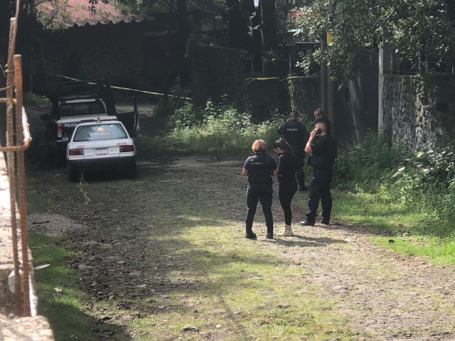 Hallan cadáver dentro de un taxi abandonado atrás del rancho &#039;El Capote&#039;