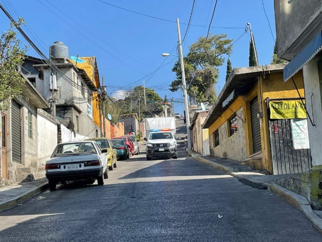 Al personal de la FGE le tomó pocos minutos realizar el levantamiento de los cuerpos.