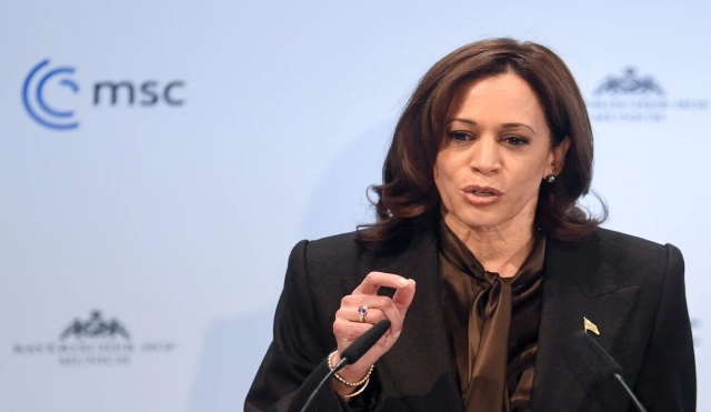 Kamala Harris prometió “una batería de sanciones rápidas, severas y sin precedentes” para Rusia si decide invadir Ucrania