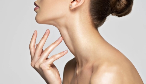 Adiós a la papada: ejercicios sencillos para definir el rostro