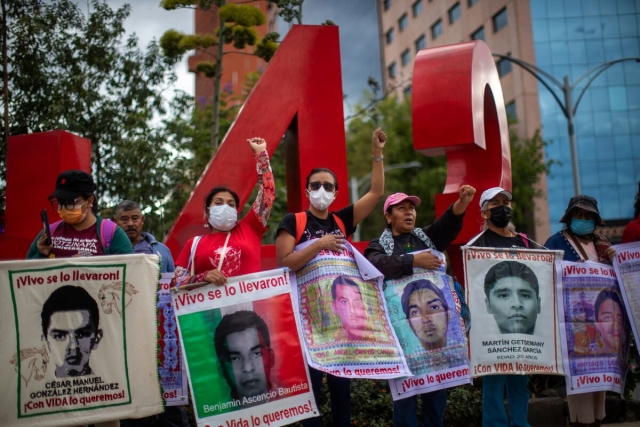 Caso Ayotzinapa: Jueza ordena detención de 16 militares