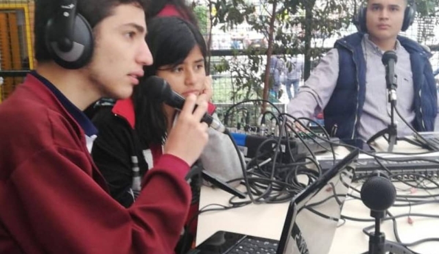 Jóvenes y radio