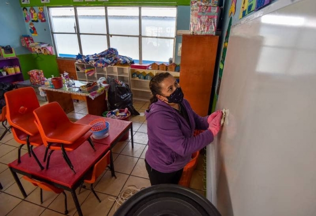 SEP convoca a maestros y padres de familia a limpiar escuelas.