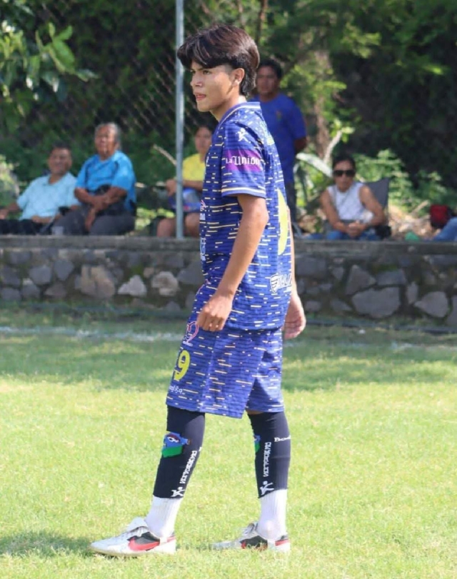 &Aacute;ngel Mena Desiderio, de Caudillos de Morelos, es uno de los jugadores que integran este seleccionado.