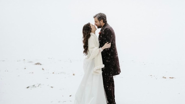 El actor Josh Radnor se casó bajo la nieve; así fue la boda