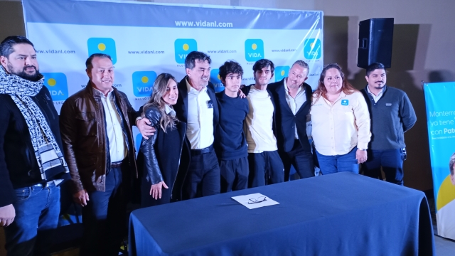 Pato Zambrano se registra para ser alcalde de Monterrey