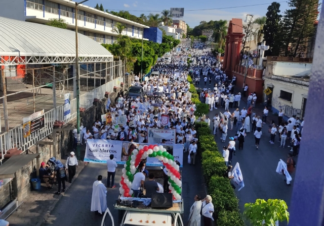 Realizan &#039;Caminata por la paz&#039;