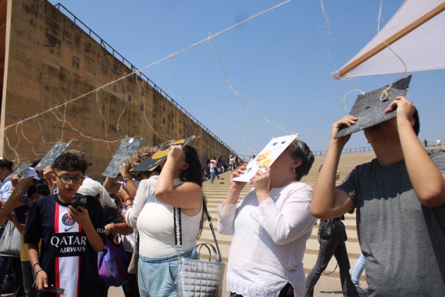 Con gran expectación y diversas actividades de difusión científica se acompañó el fenómeno astronómico en diferentes espacios abiertos ayer en la entidad, para la ocasión.  