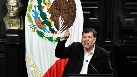 Fernández Noroña realiza viaje en jet privado y desata críticas por austeridad