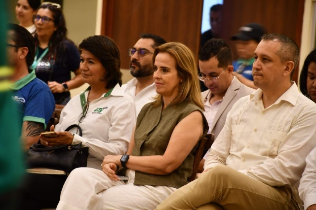 Ampl&iacute;a UTEZ oferta educativa 