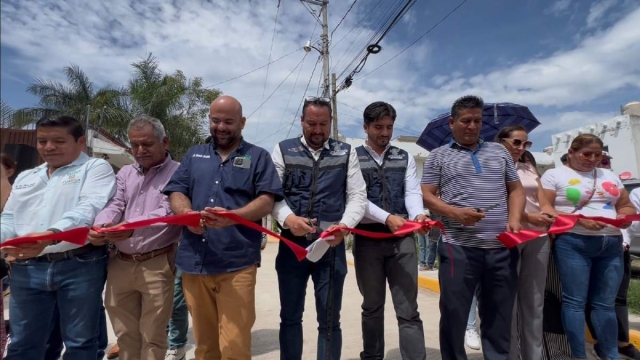 La obra fue entregada a los vecinos por autoridades municipales.
