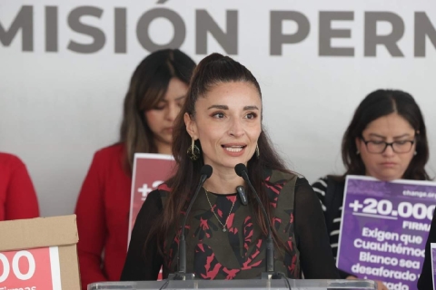 La diputada Laura Ballesteros dijo abogar por las mujeres mexicanas en la solicitud. 