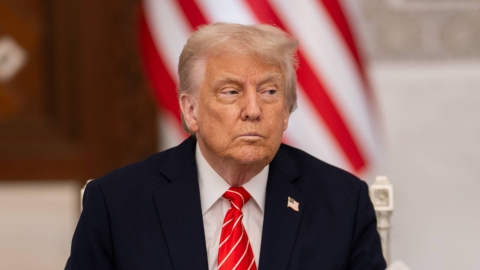 Trump amenaza con derribar aviones venezolanos si representan peligro