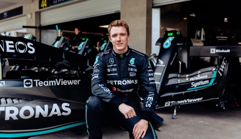 Frederik Vesti levanta la mano para competir con Checo Pérez por un lugar en Cadillac F1