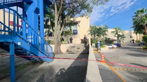 El hecho causó temor entre clientes, trabajadores y peatones que atestiguaron el robo.