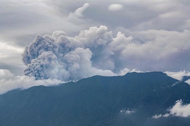 Erupción del volcán Merapi en Indonesia deja 11 fallecidos
