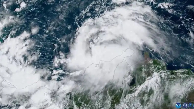 Tormenta tropical Julia afectará Península de Yucatán
