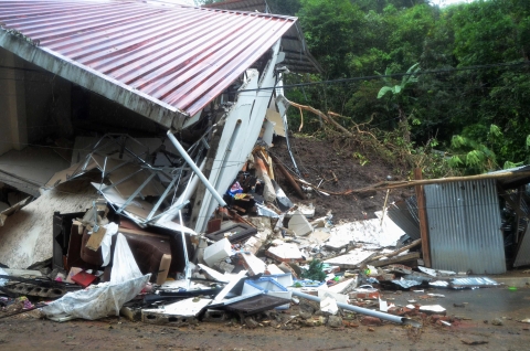 Alud en el sur de Ecuador deja dos muertos y un desaparecido