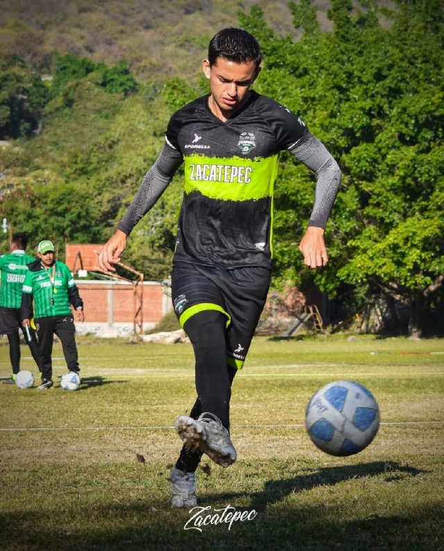 Suker Estrada descontó por el equipo de Escorpiones de Zacatepec.