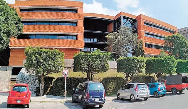 Reordenarán la forma de estacionarse dentro del campus Chamilpa