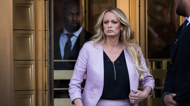 Stormy Daniels testifica en juicio contra Trump