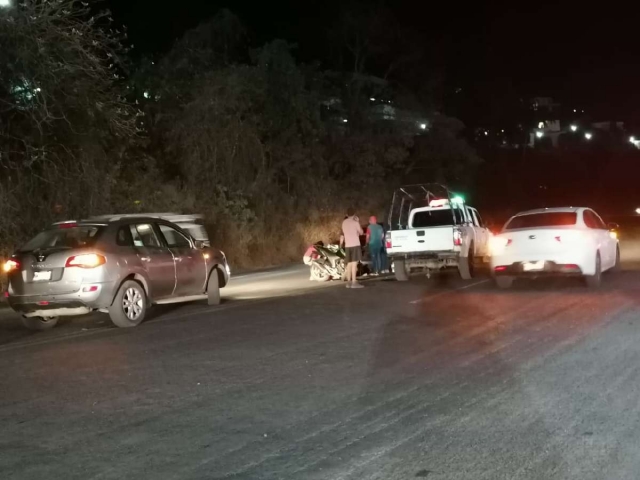 El motociclista esperó más de media hora a ser atendido.