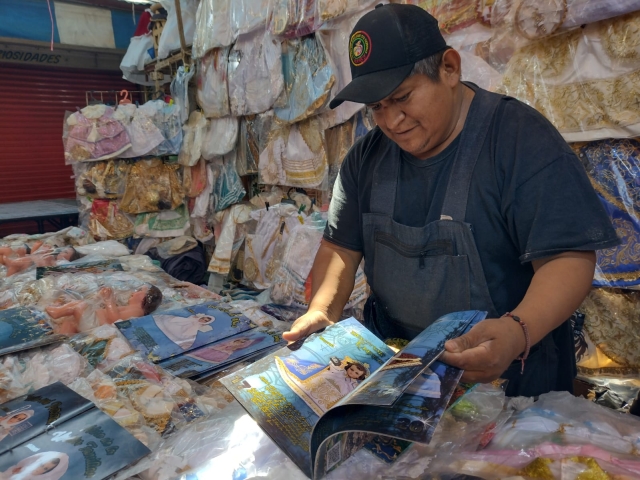 Comerciantes conf&iacute;an en repunte de ventas de ropa para el ni&ntilde;o Dios rumbo al dos de febrero