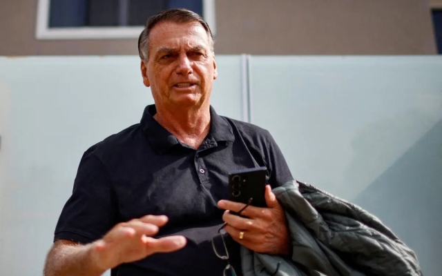 Acusan a Jair Bolsonaro por fraude en registro de vacunas en Brasil