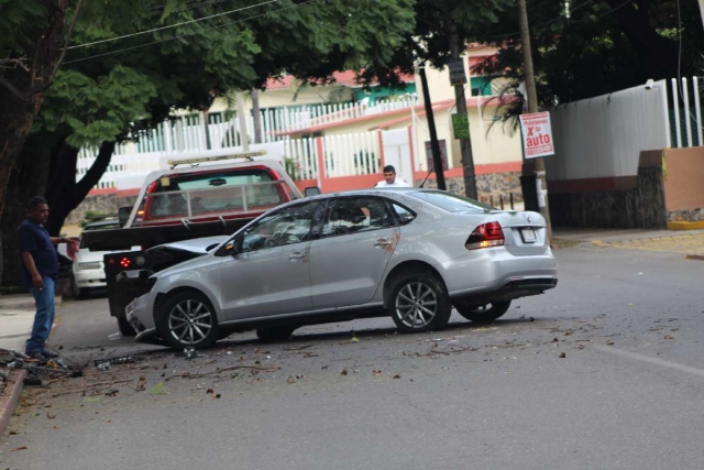 El chofer fue llevado a un hospital.