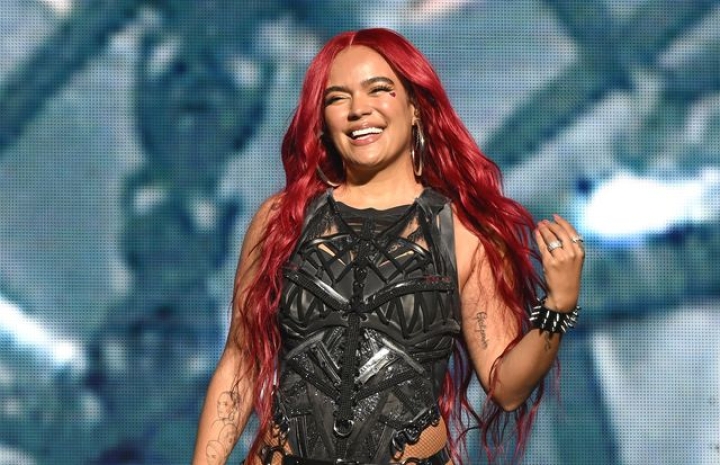 Karol G confirma colaboración con Shakira en su canción &#039;TQG&#039;