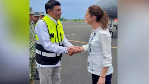 Sheinbaum visita Oaxaca tras paso del huracán ‘Erick’ para supervisar daños