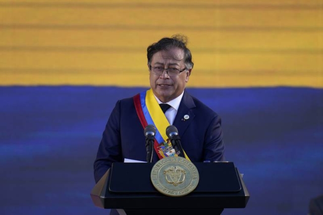 Gustavo Petro asume la presidencia de Colombia con la promesa de frenar al narco