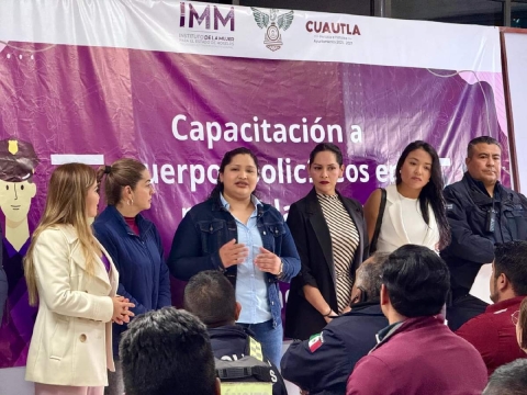 En el primer bloque de capacitación participaron 50 agentes policiacos.