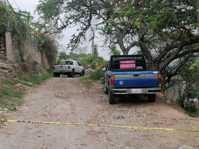 Hallan el cadáver de una mujer en un predio, en la colonia Azteca