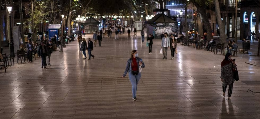 Vuelve toque de queda nocturno en Barcelona.