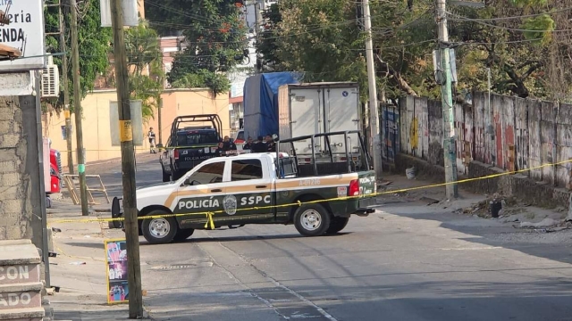 La zona fue resguardada por las autoridades para el levantamiento de indicios, entre ellos casquillos percutidos.