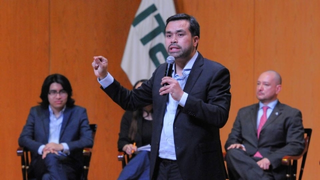 Álvarez Máynez propone academia de policías y regulación de vapeadores