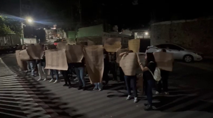 Protestan trabajadoras del IMM ante Congreso local