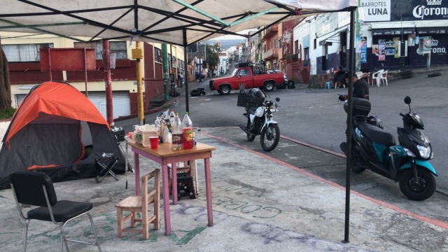 Continúa protesta de vecinos de la colonia Carolina, por falta de agua