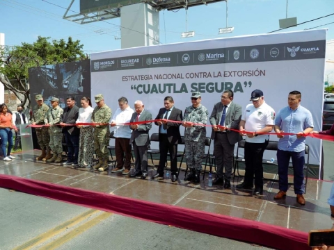 Autoridades de los tres órdenes de gobierno participaron en el acto.