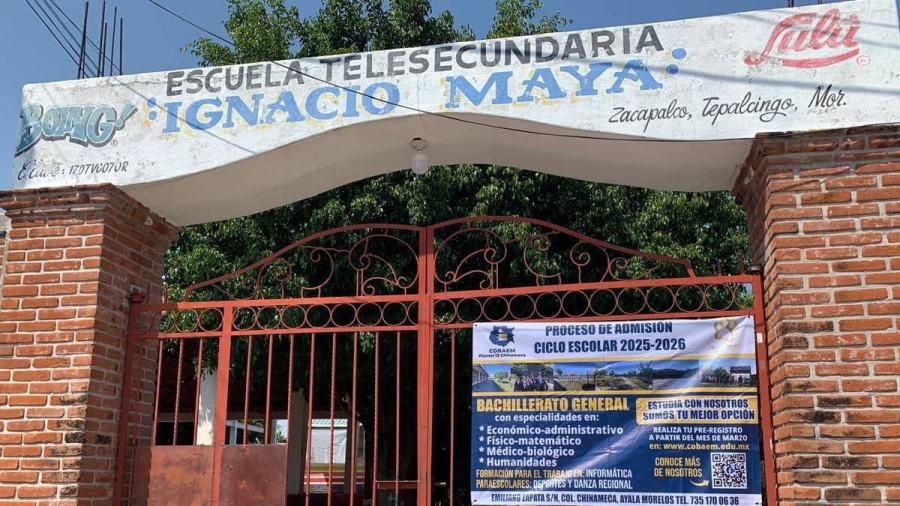 Arrojó sustancias químicas en la entrada de una secundaria