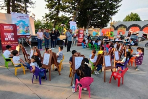 El taller permite a los niños desarrollar su imaginación.