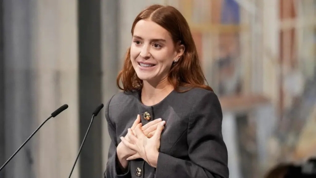 Hija de María Corina Machado recibe el Nobel de la Paz en su nombre