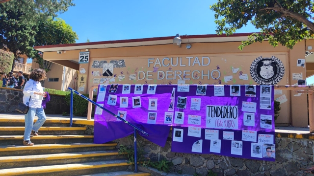 Instala comunidad estudiantil de FDyCS-UAEM &#039;tendedero de agresores&#039;, este 8M