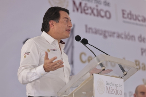 Mario Delgado afirma que Marx Arriaga rechaz&oacute; cargo en el extranjero