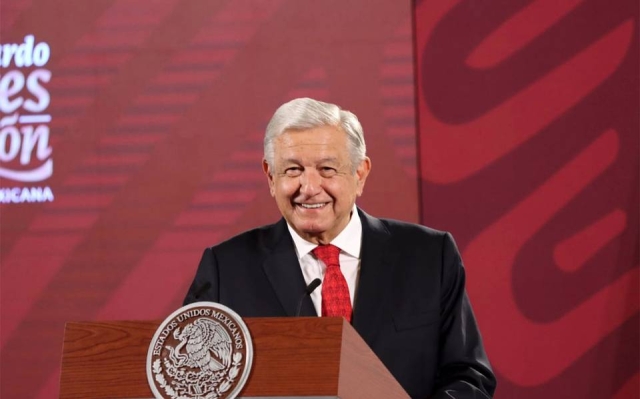 AMLO cierra posibilidad de compra de Mexicana de Aviación; Sedena registra Aerolínea Maya