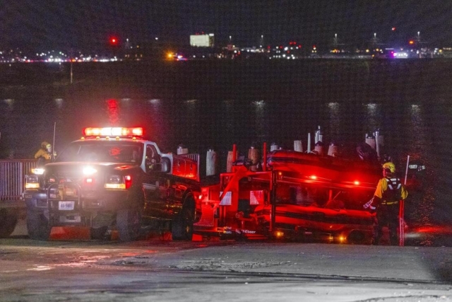 Tragedia aérea en Washington: Recuperan 28 cuerpos tras choque entre avión y helicóptero